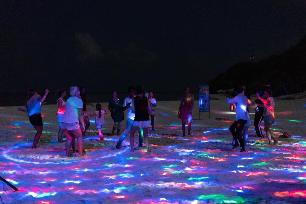Ukulhas Beach Inn Bagian luar foto