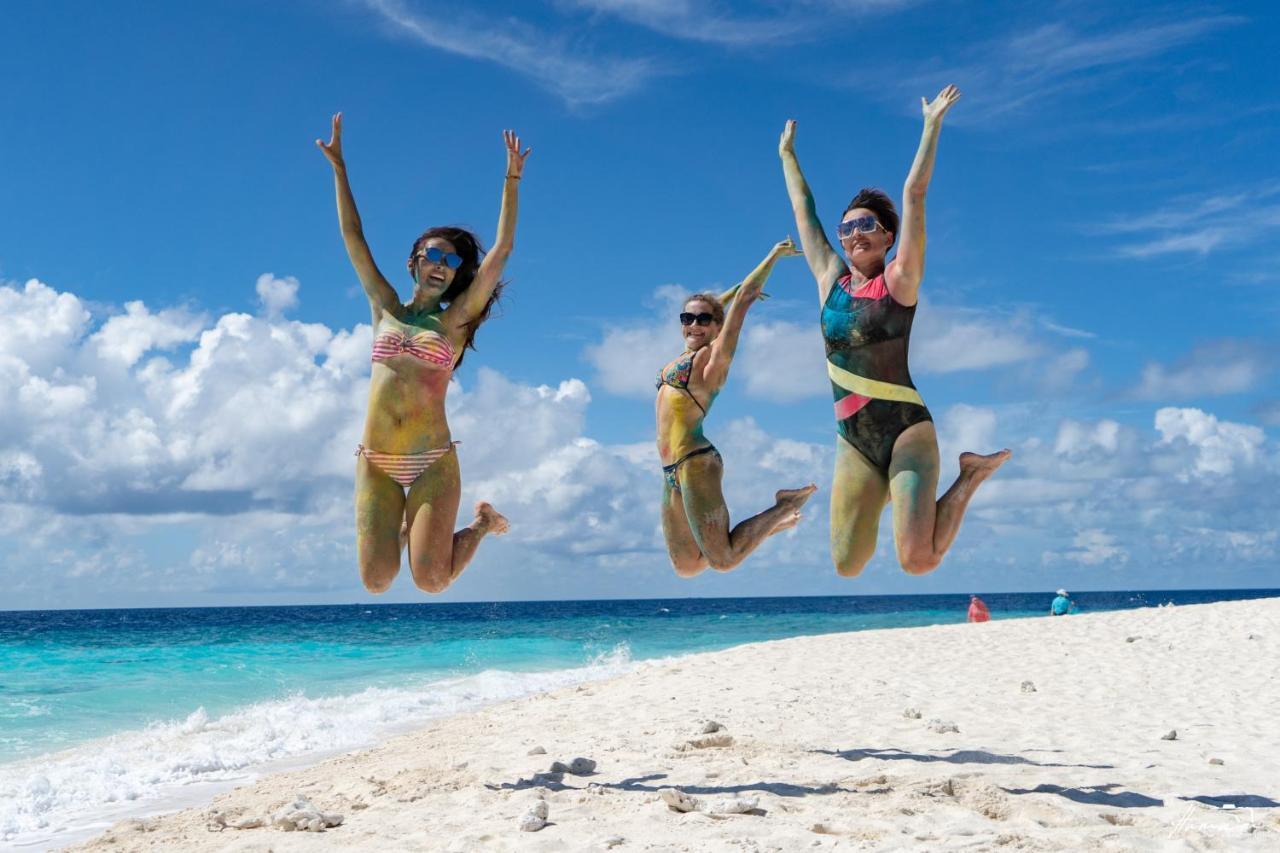 Ukulhas Beach Inn Bagian luar foto