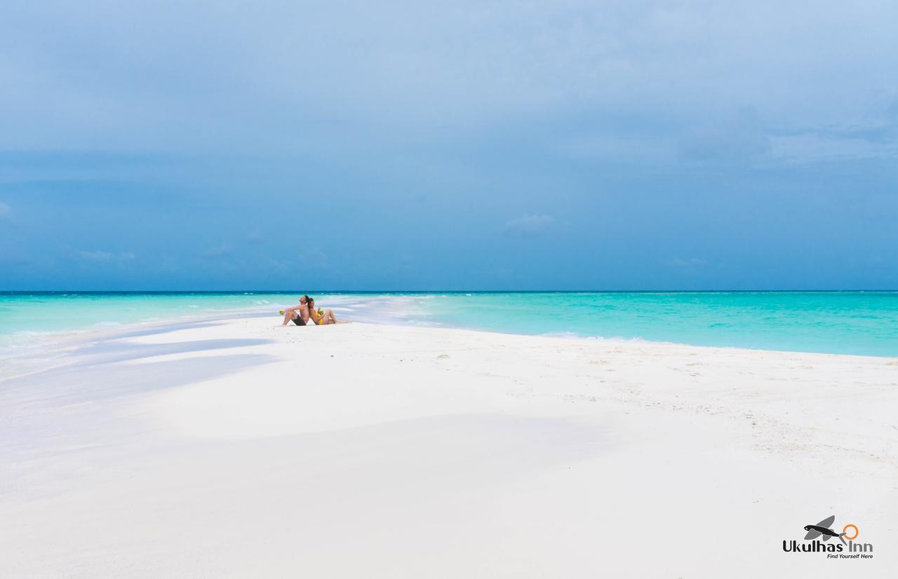 Ukulhas Beach Inn Bagian luar foto