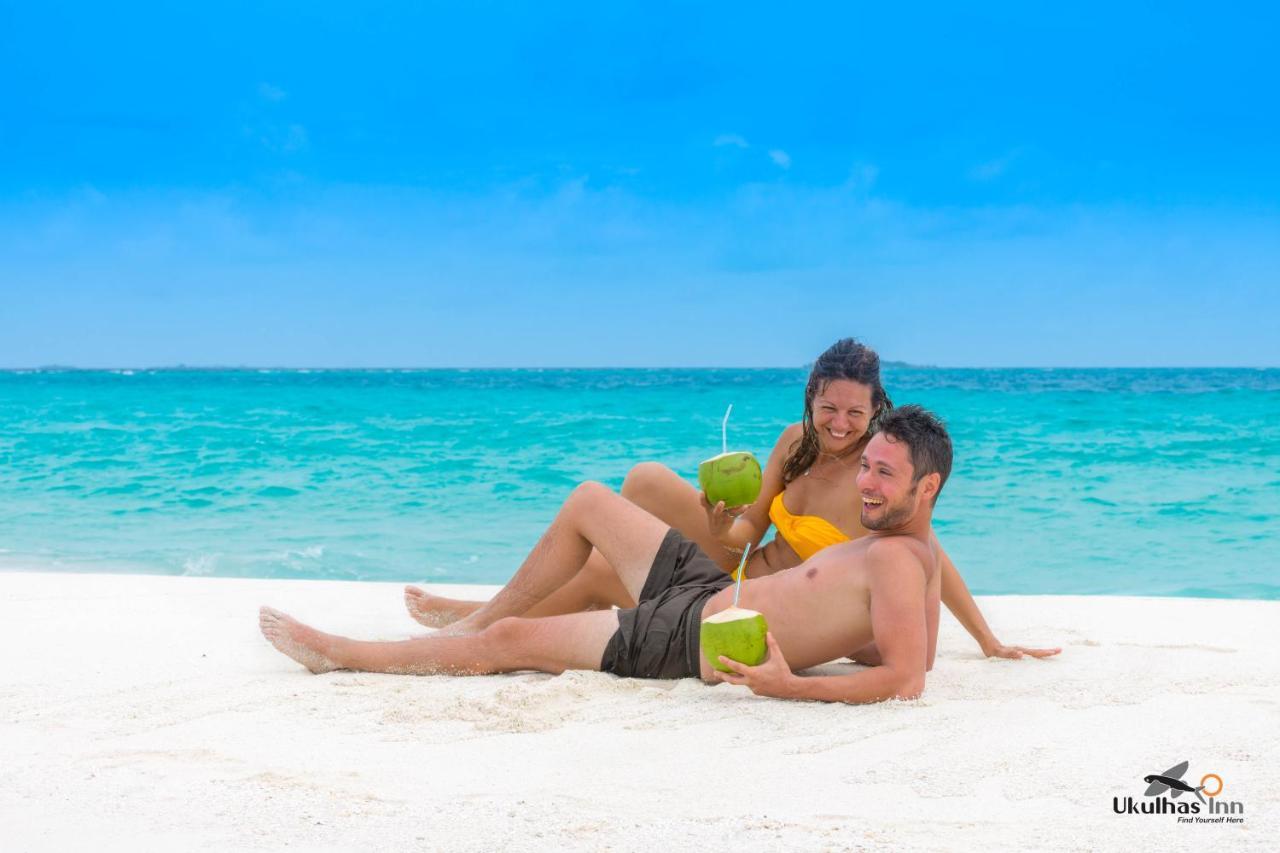 Ukulhas Beach Inn Bagian luar foto