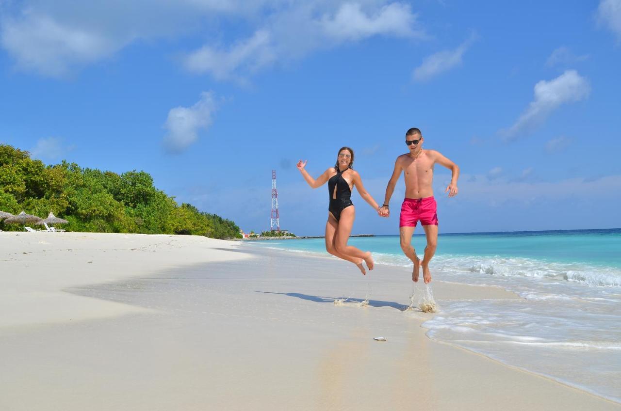 Ukulhas Beach Inn Bagian luar foto